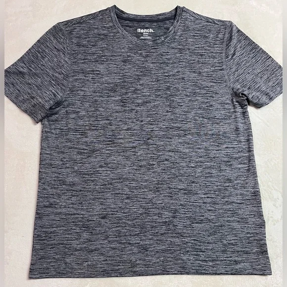 Bench Men's Active Performance Lightweight Shirt NWOT Size M - Picture 2 of 2